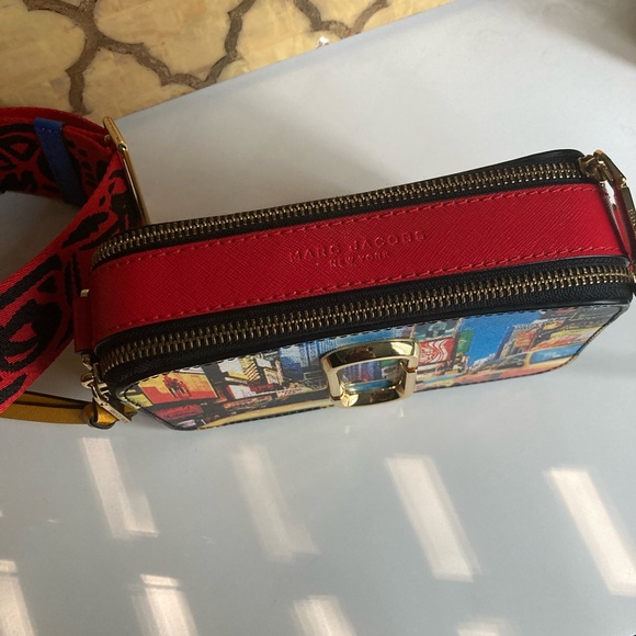 Marc Jacobs snapshot postcard printed embossed leather crossbody. - Picture 6 of 8